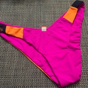 Maaji reversible bikini bottom size L